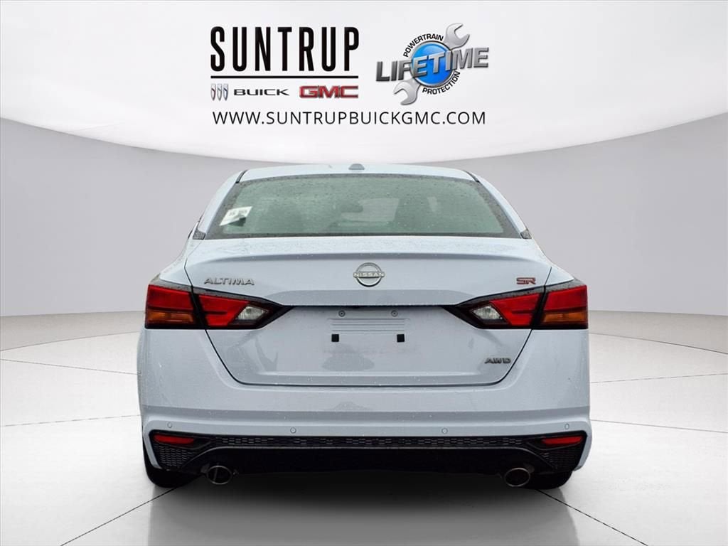 2025 Nissan Altima SR