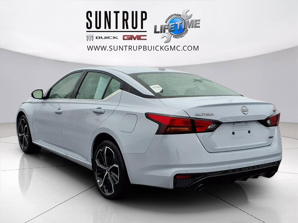 2025 Nissan Altima SR