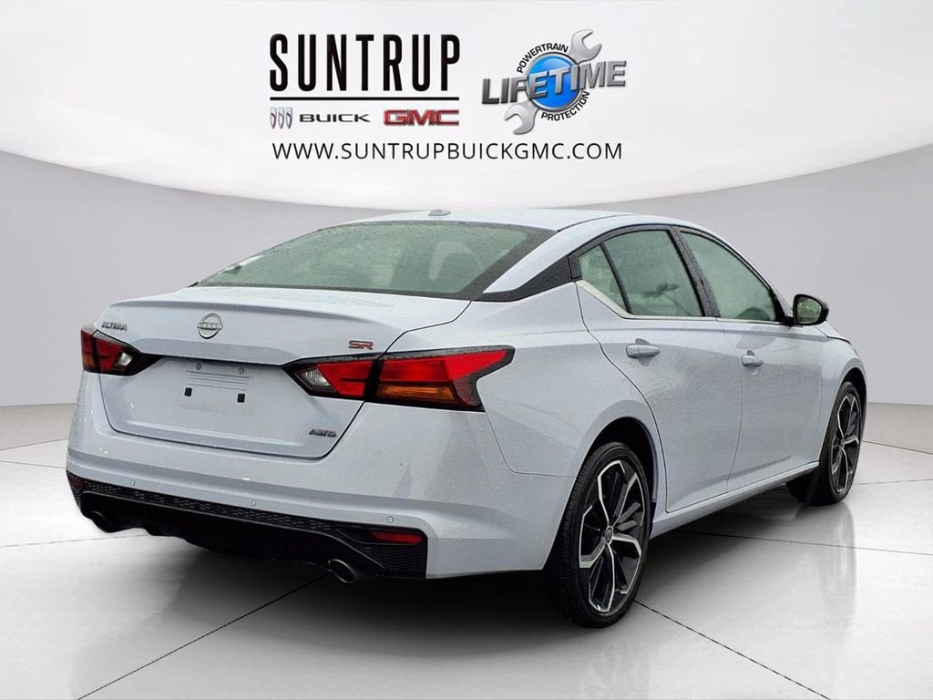 2025 Nissan Altima SR