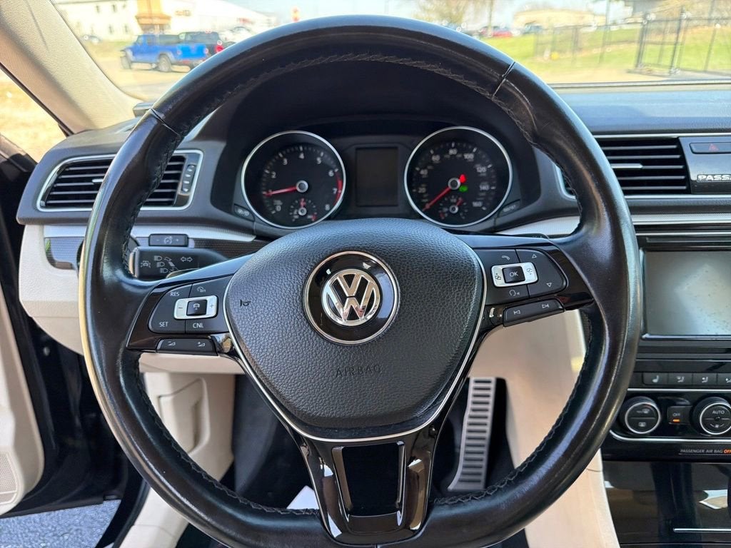 2019 Volkswagen Passat 2.0T SE R-Line