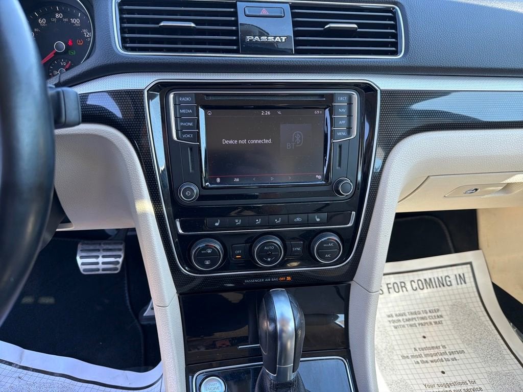 2019 Volkswagen Passat 2.0T SE R-Line