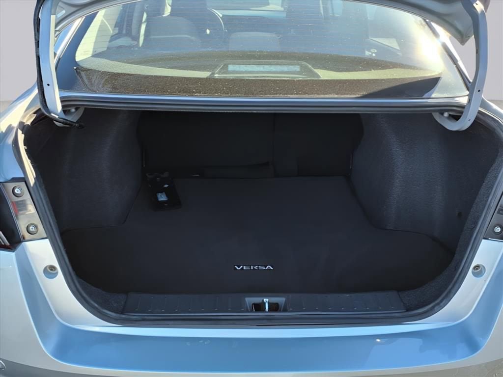 2024 Nissan Versa SR