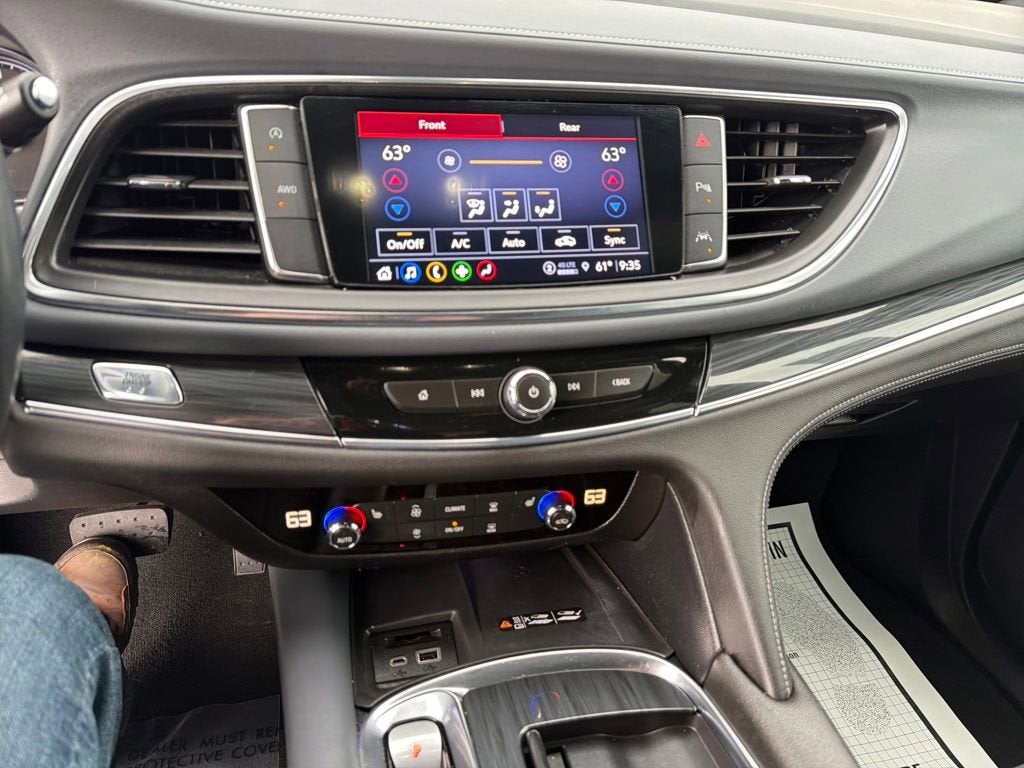 2024 Buick Enclave Essence