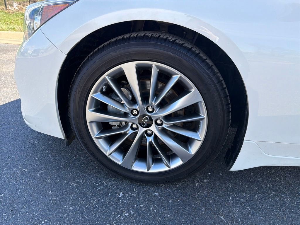 2023 INFINITI Q50 LUXE