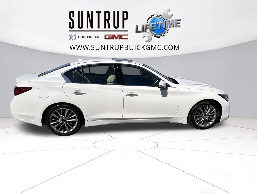 2023 INFINITI Q50 LUXE