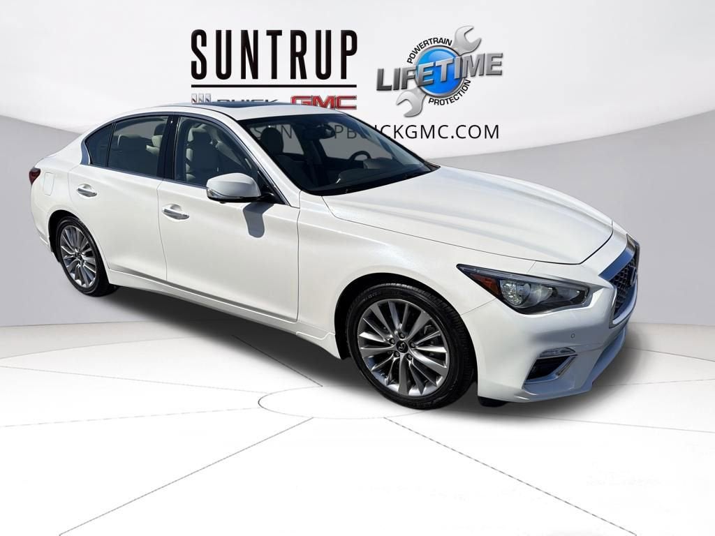 2023 INFINITI Q50 LUXE