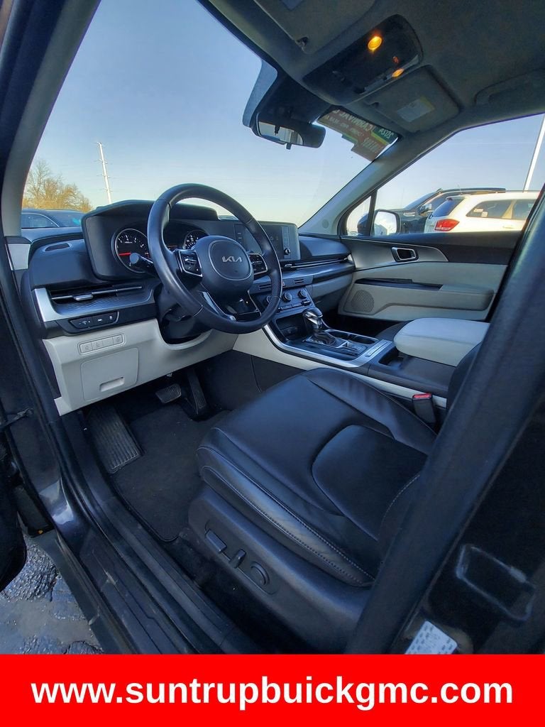 2024 Kia Carnival LX