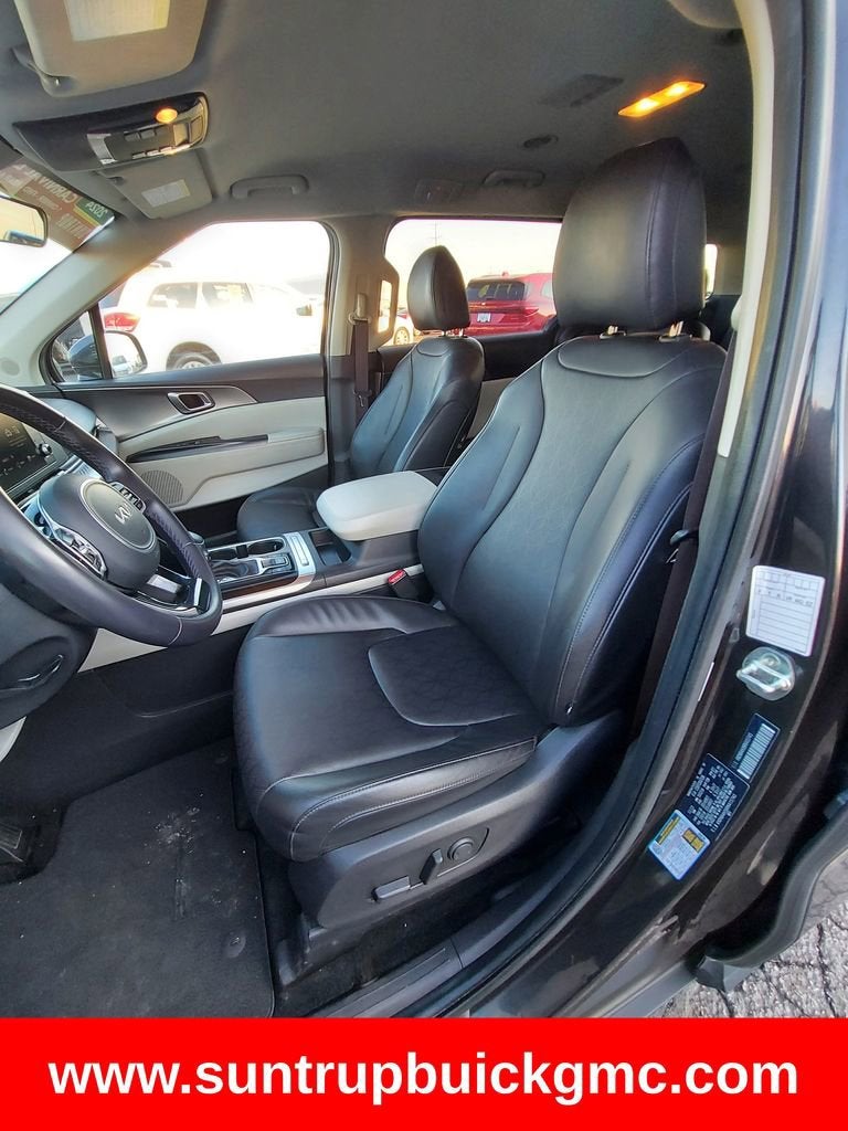 2024 Kia Carnival LX