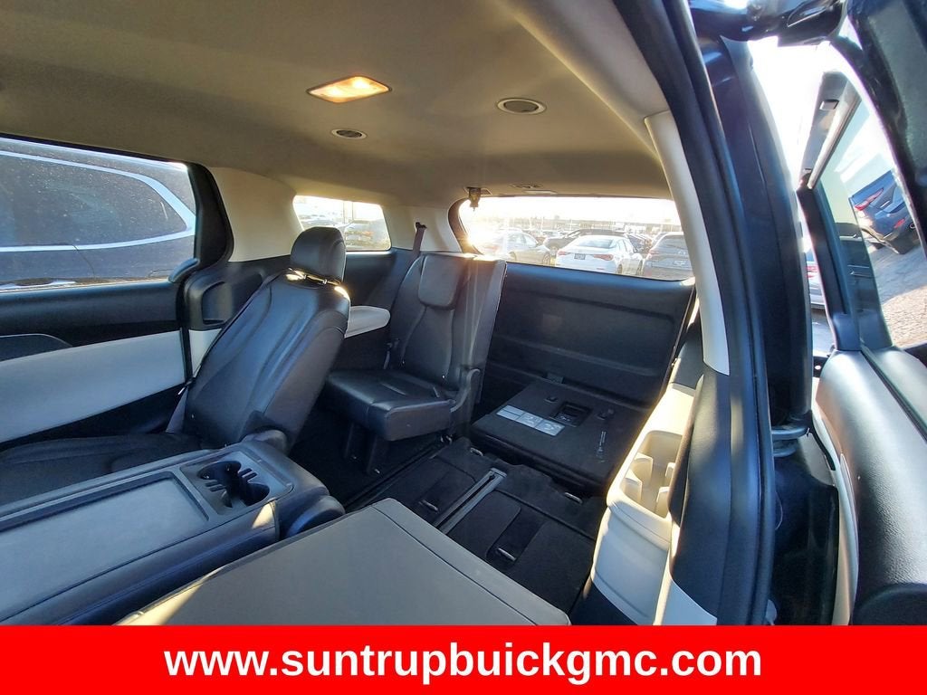 2024 Kia Carnival LX