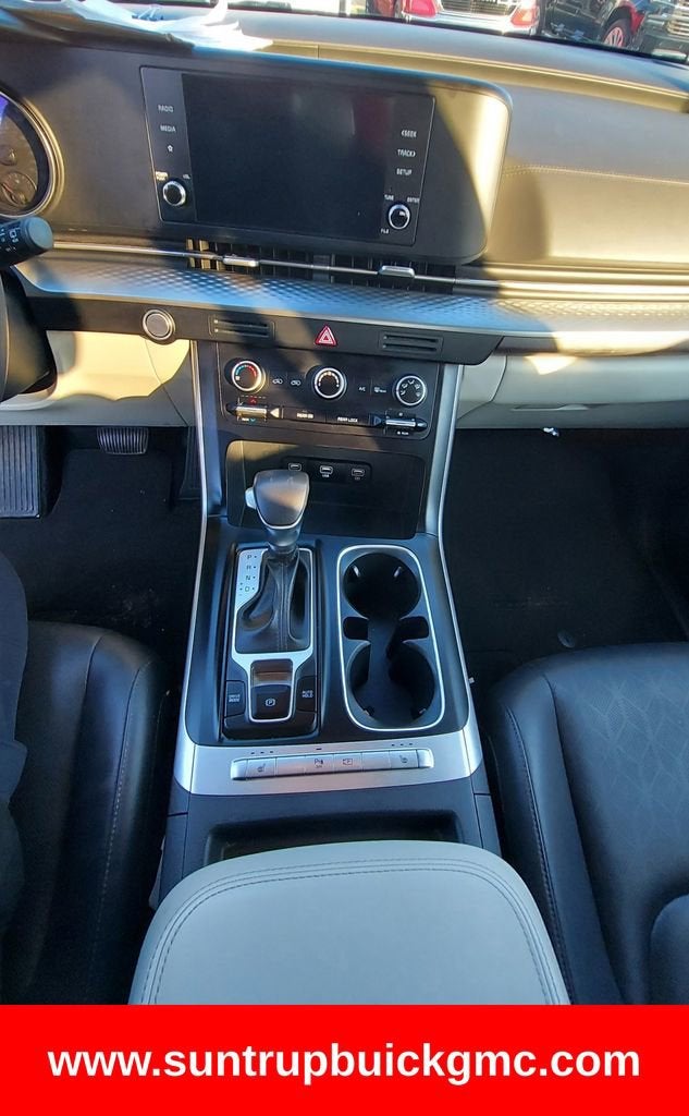 2024 Kia Carnival LX