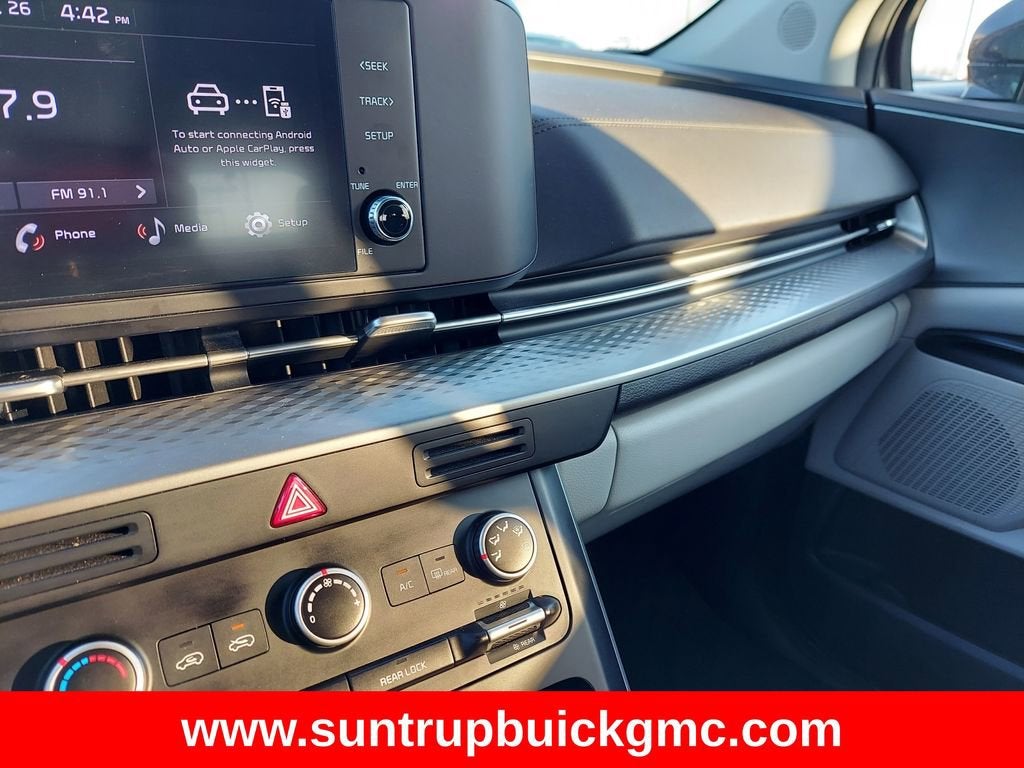 2024 Kia Carnival LX