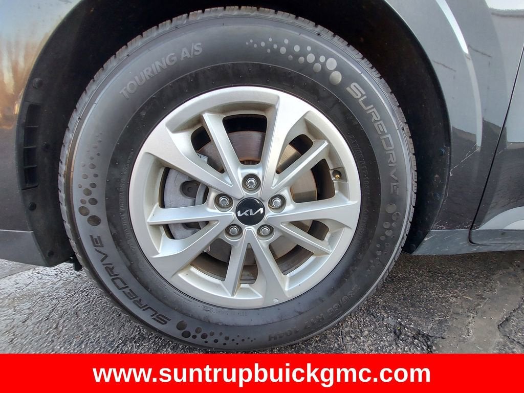 2024 Kia Carnival LX