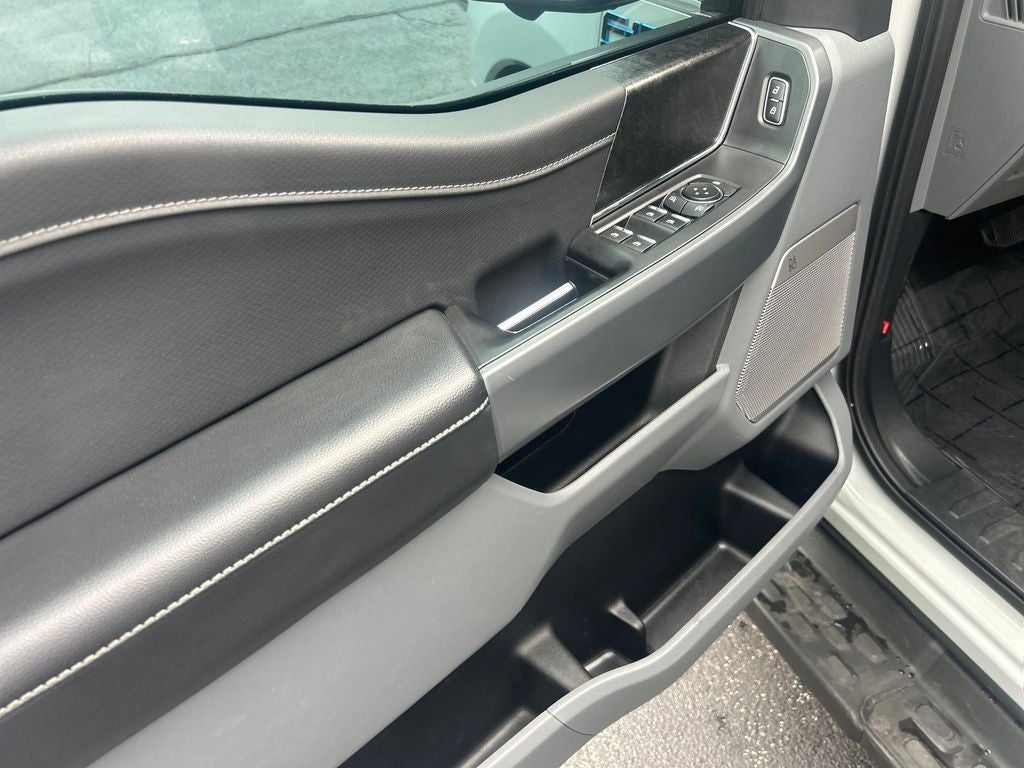 2024 Ford F-150 Lightning Flash