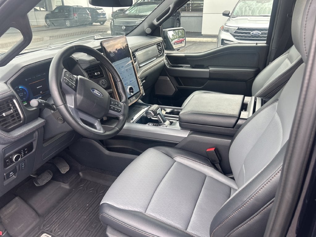 2025 Ford F-150 Lightning Lariat