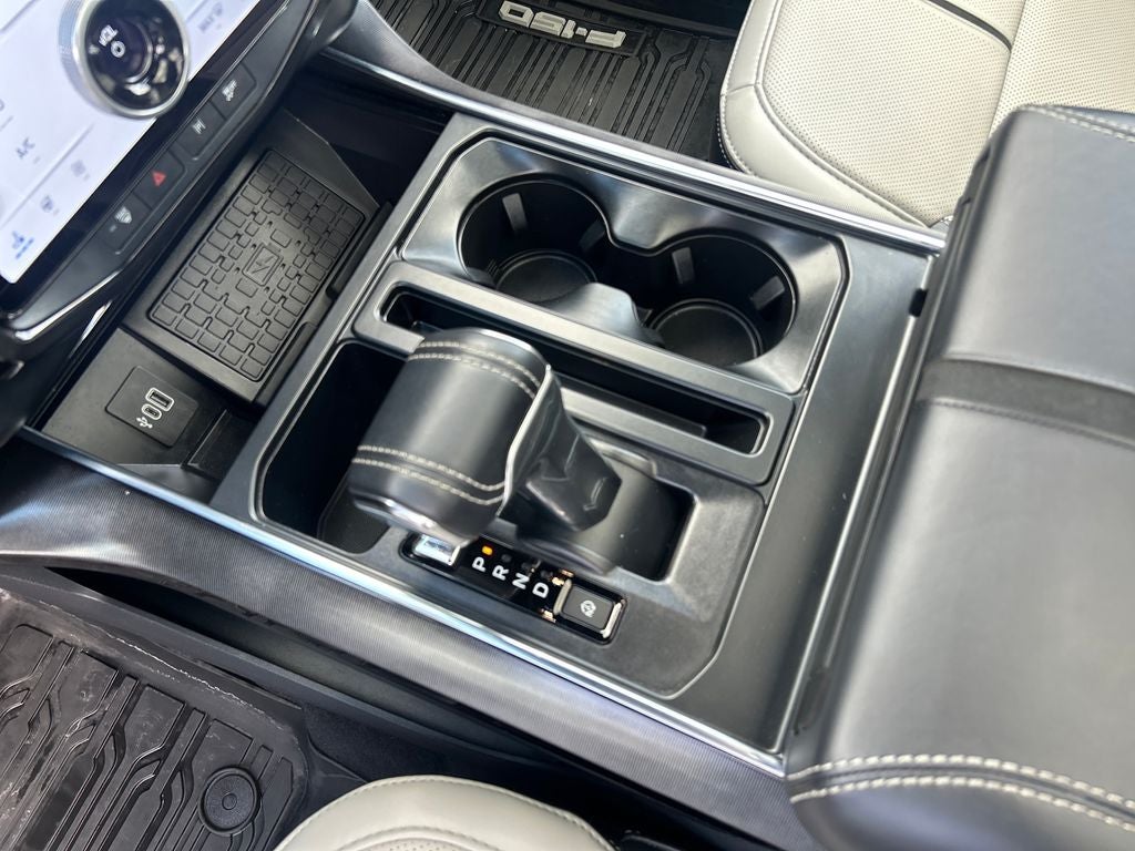 2025 Ford F-150 Lightning Platinum