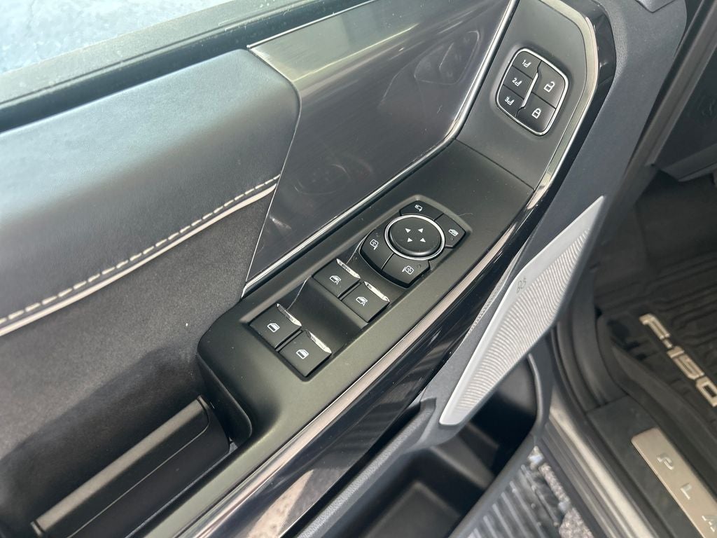 2025 Ford F-150 Lightning Platinum