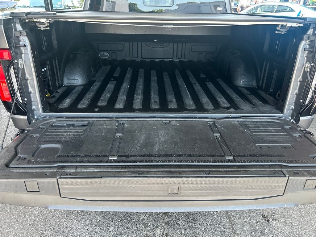 2025 Ford F-150 Lightning Platinum