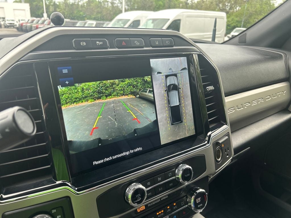 2022 Ford F-350SD Lariat