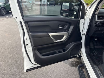 2021 Nissan Titan SV