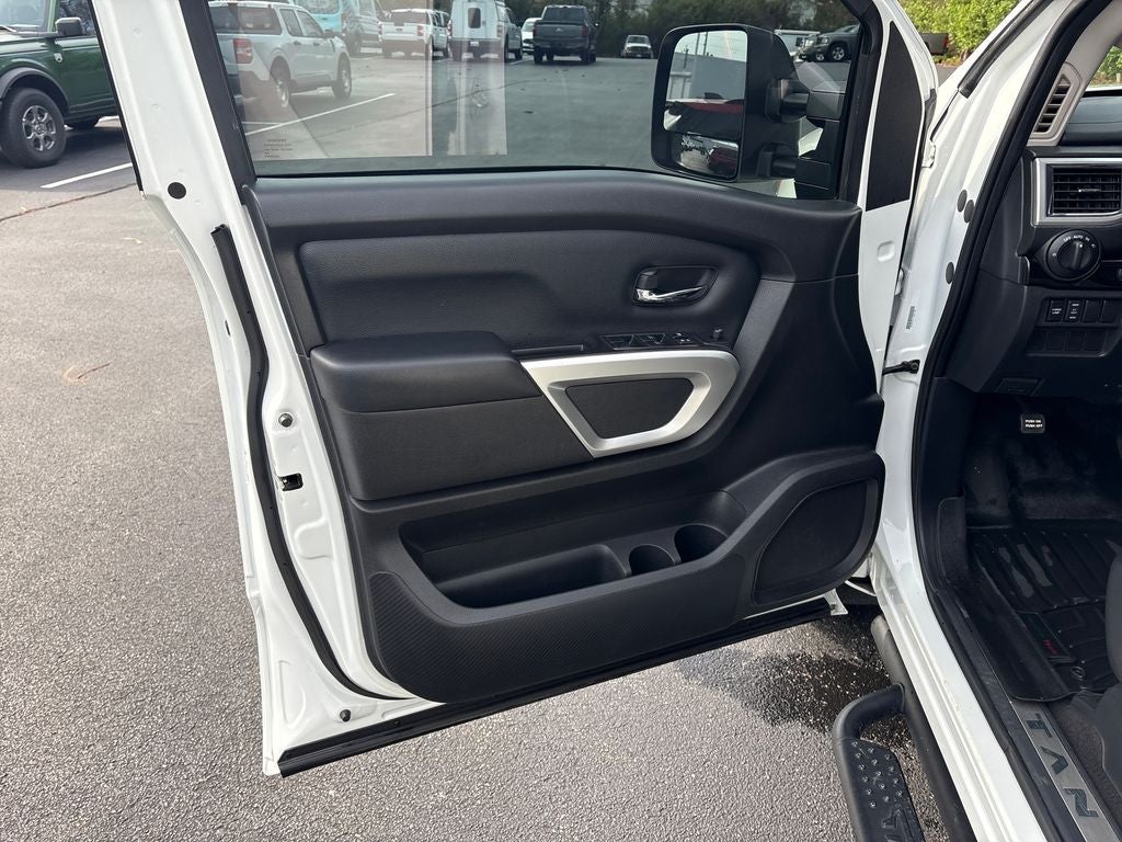 2021 Nissan Titan SV