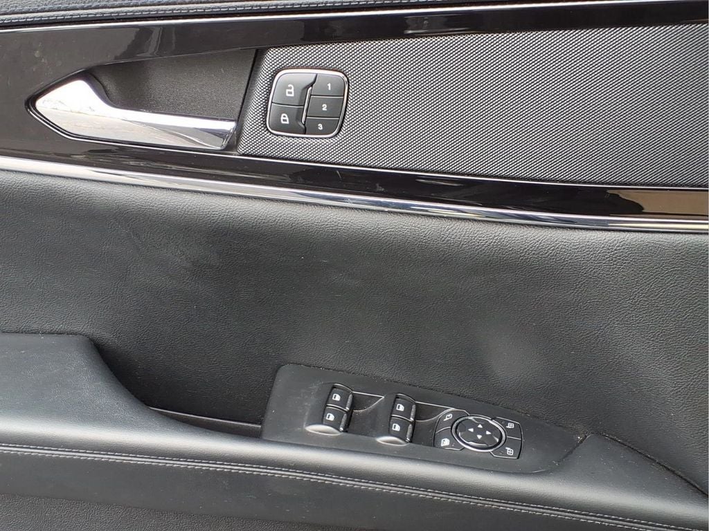 2022 Lincoln Nautilus Standard