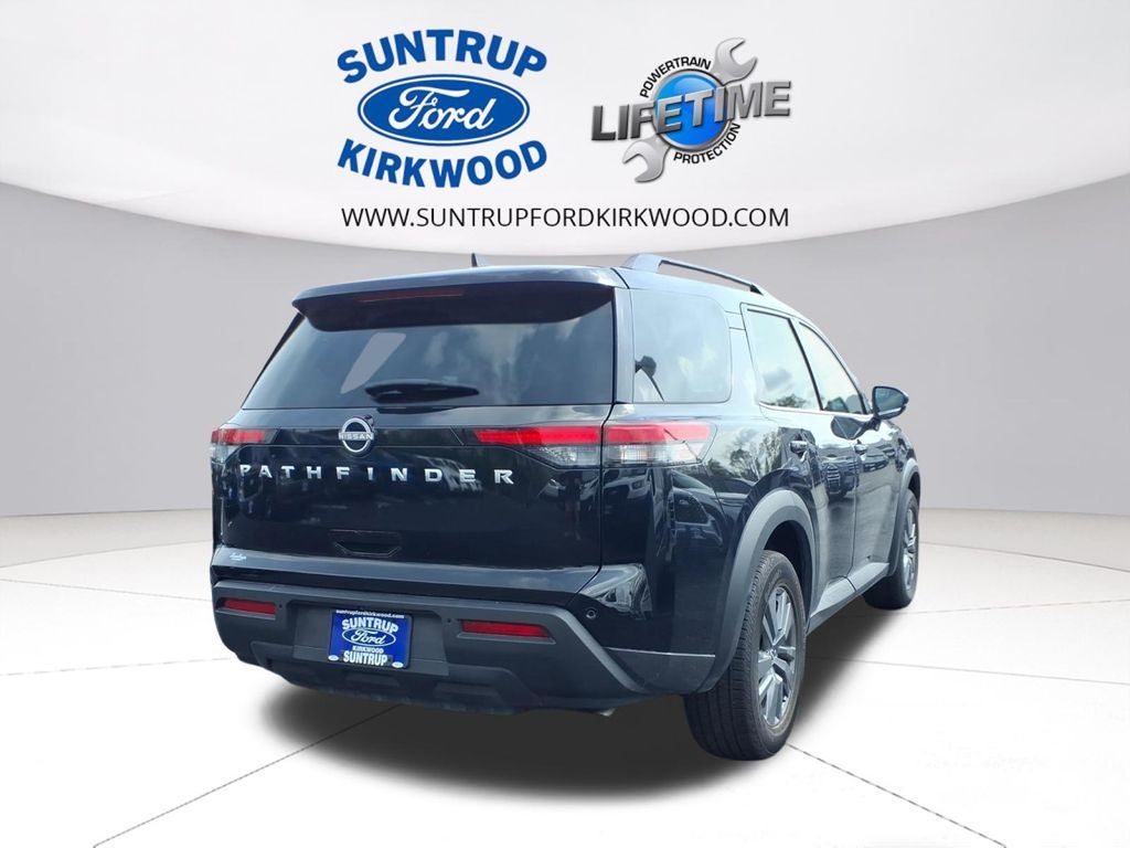 2025 Nissan Pathfinder SV
