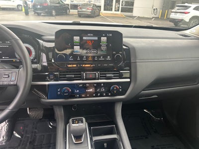 2025 Nissan Pathfinder Platinum