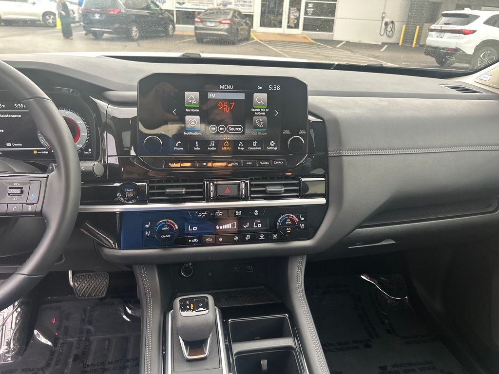 2025 Nissan Pathfinder Platinum