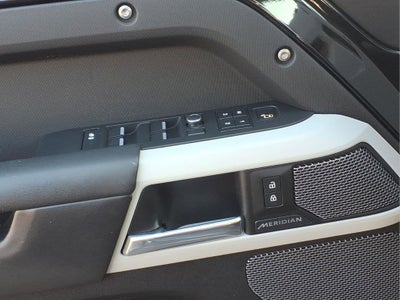 2020 Land Rover Defender 110 SE
