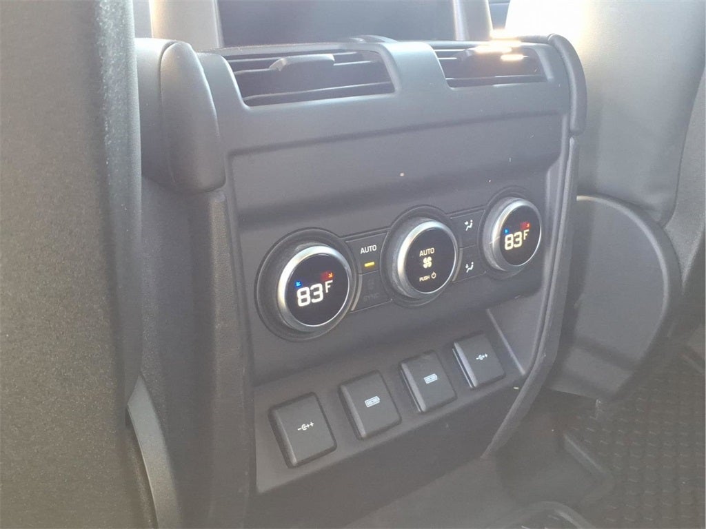 2020 Land Rover Defender 110 SE