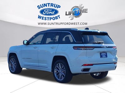 2022 Jeep Grand Cherokee Summit