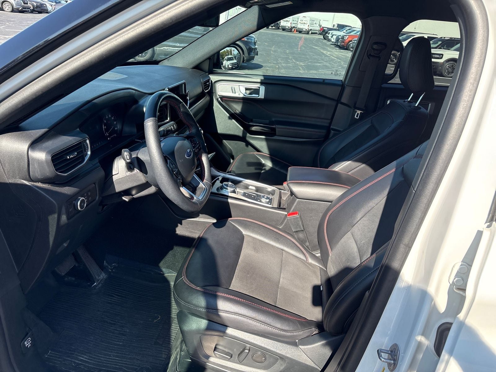 2024 Ford Explorer ST-Line