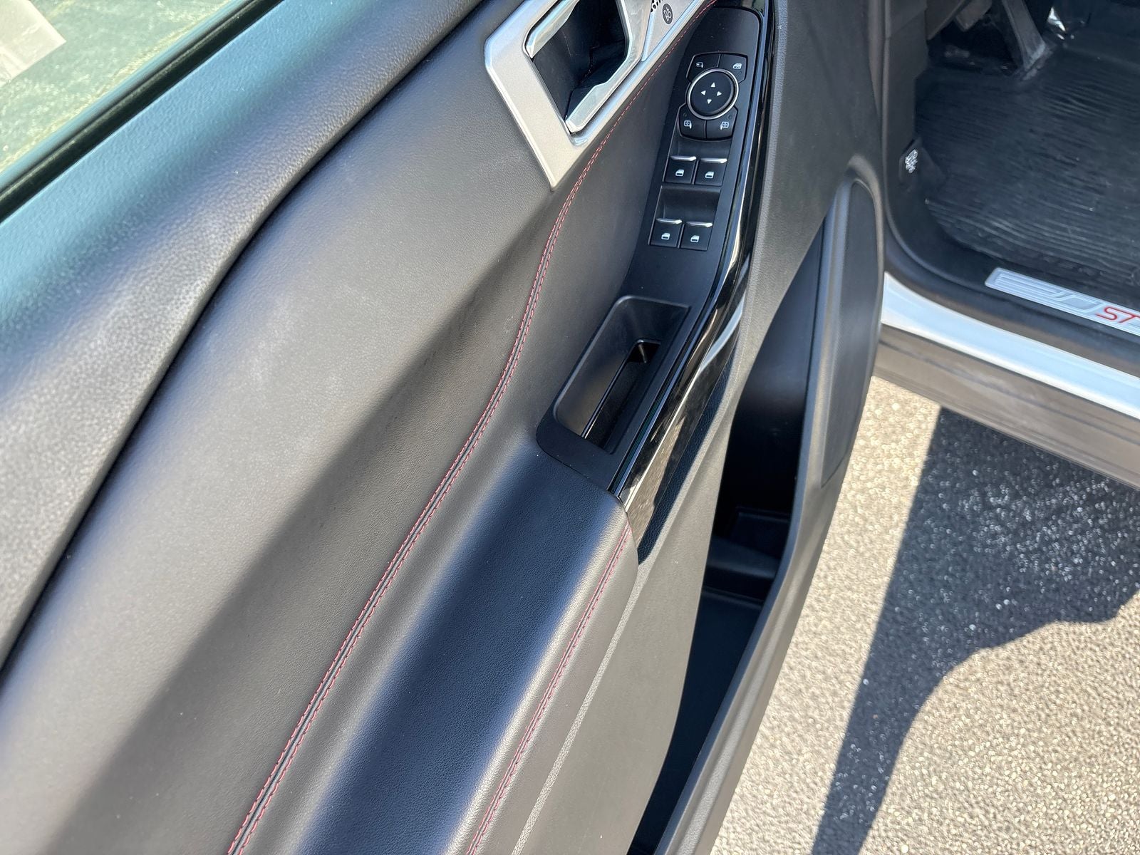 2024 Ford Explorer ST-Line