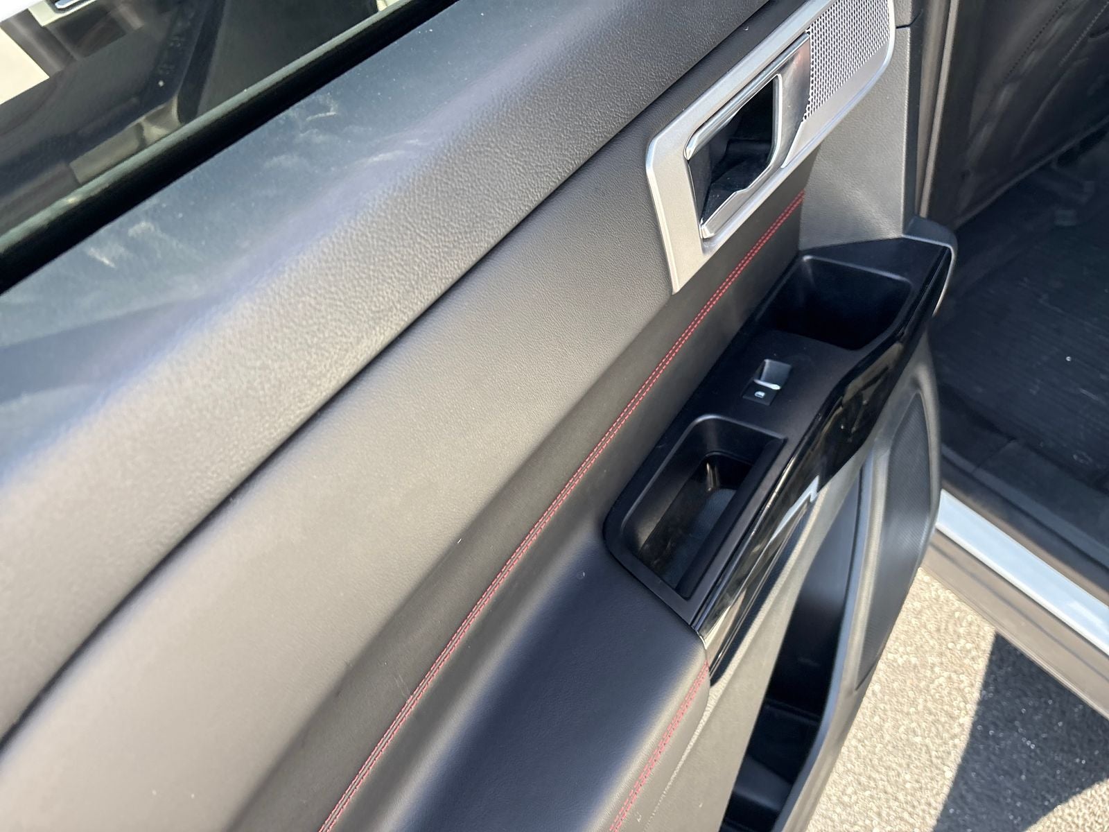 2024 Ford Explorer ST-Line