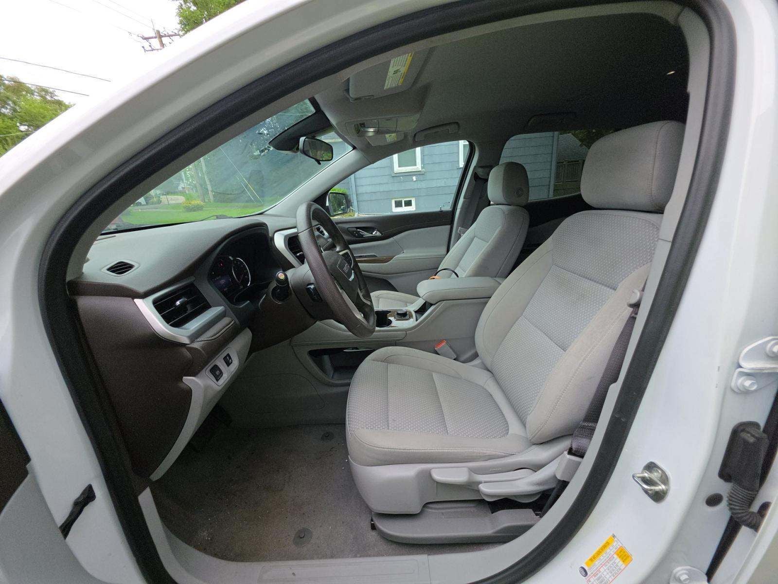 2022 GMC Acadia SLE