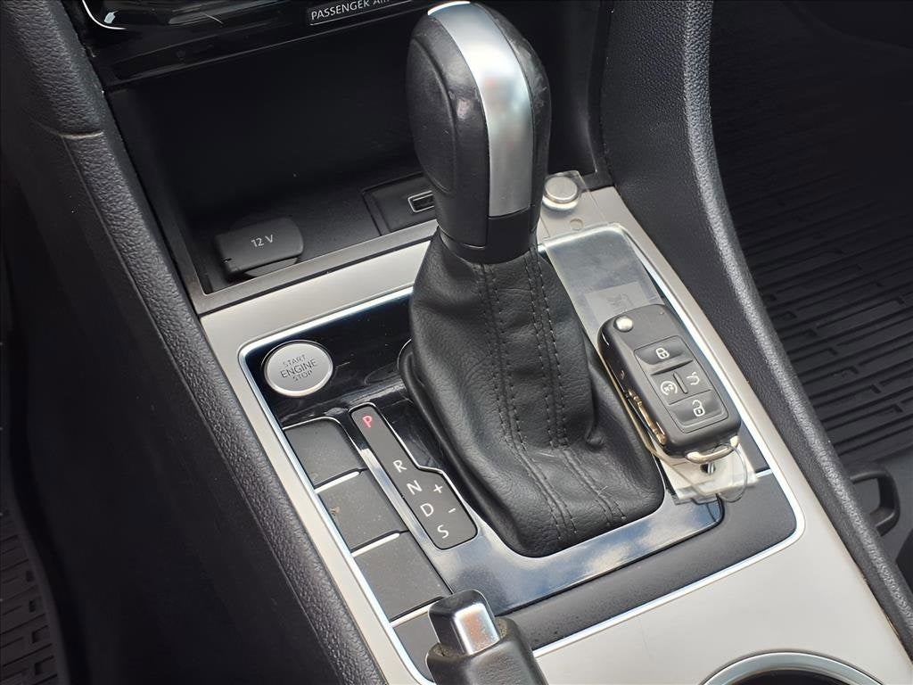 2021 Volkswagen Passat 2.0T R-Line