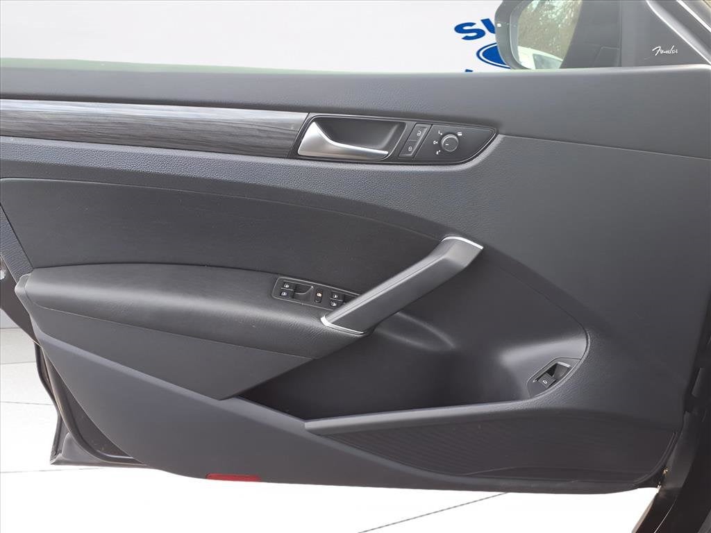 2021 Volkswagen Passat 2.0T R-Line