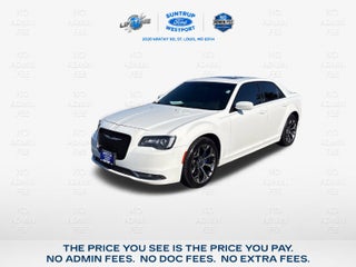 2016 Chrysler 300 S