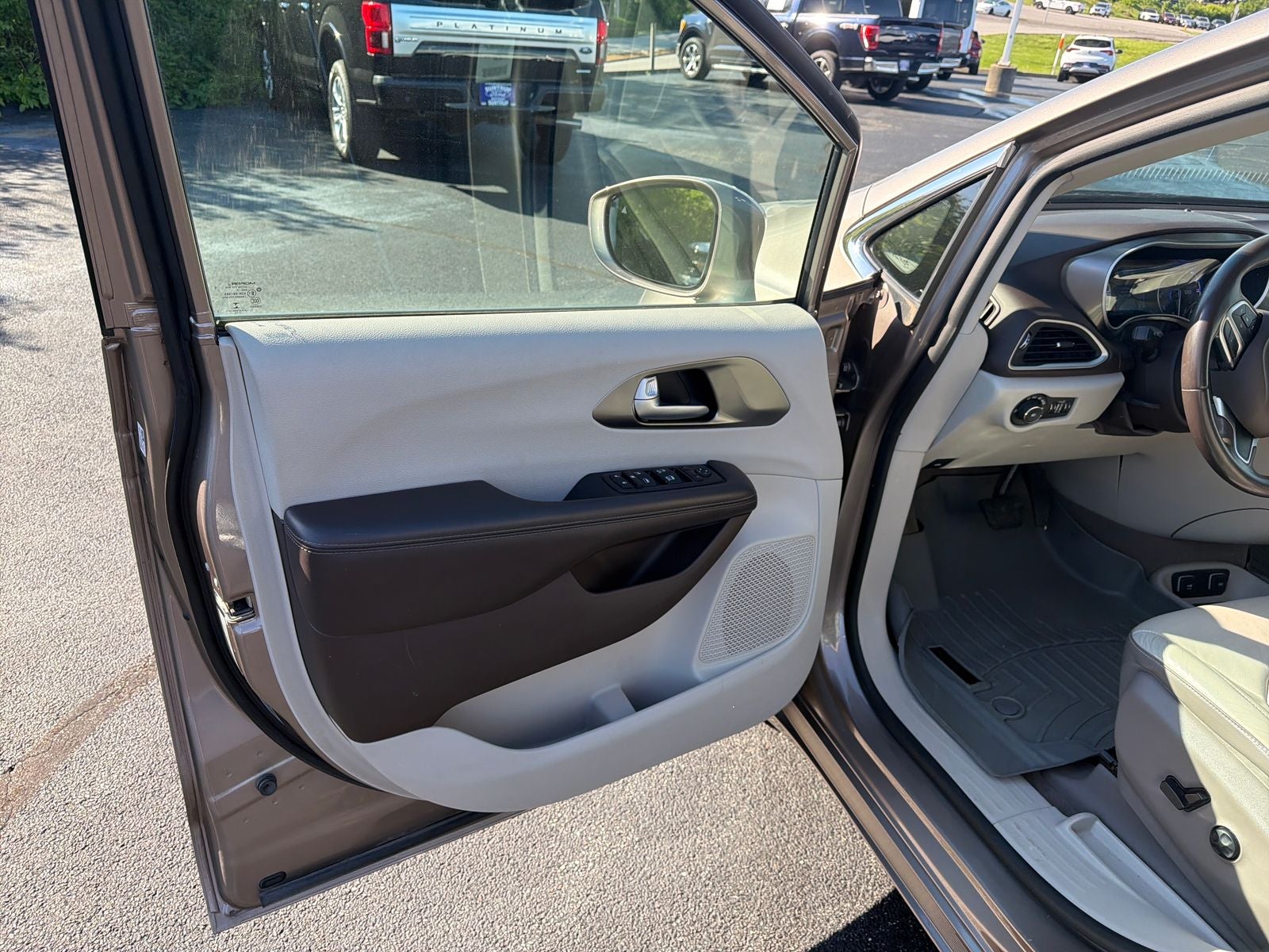 2017 Chrysler Pacifica Touring L