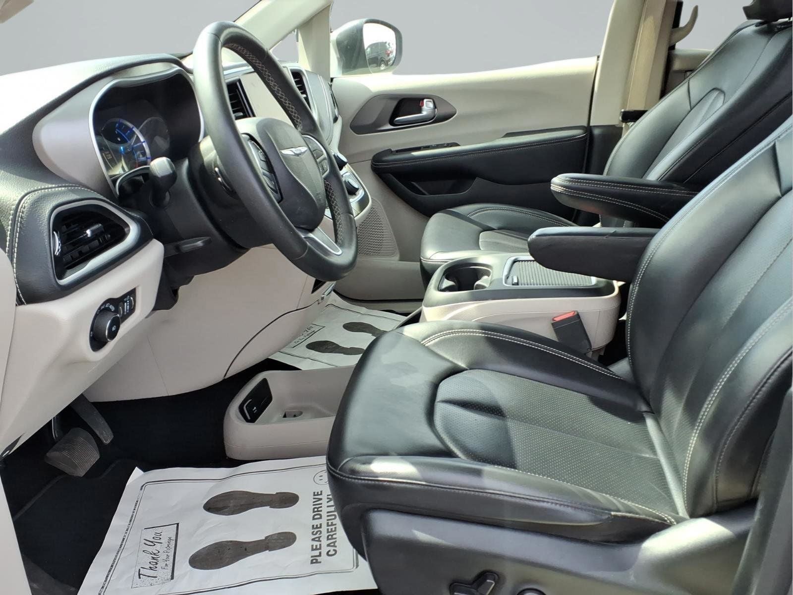 2023 Chrysler Pacifica Hybrid Touring L