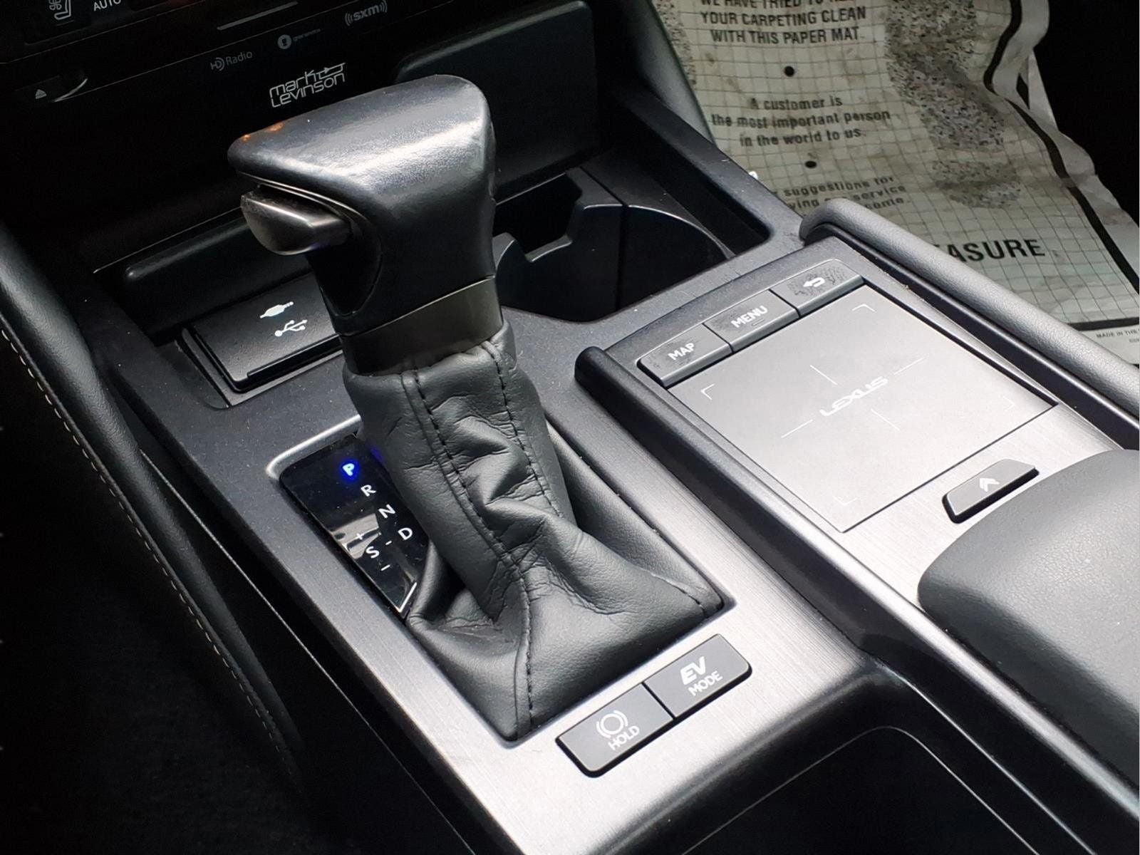 2022 Lexus ES 300h Luxury