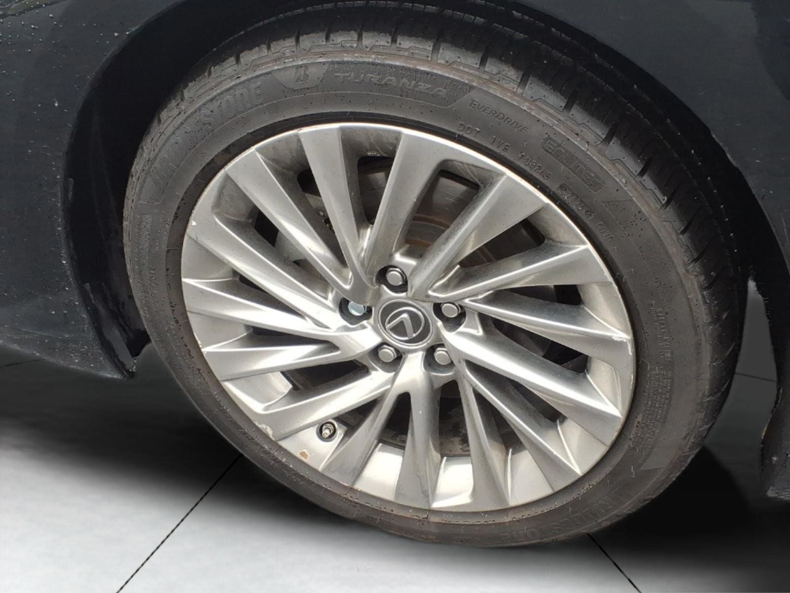 2022 Lexus ES 300h Luxury