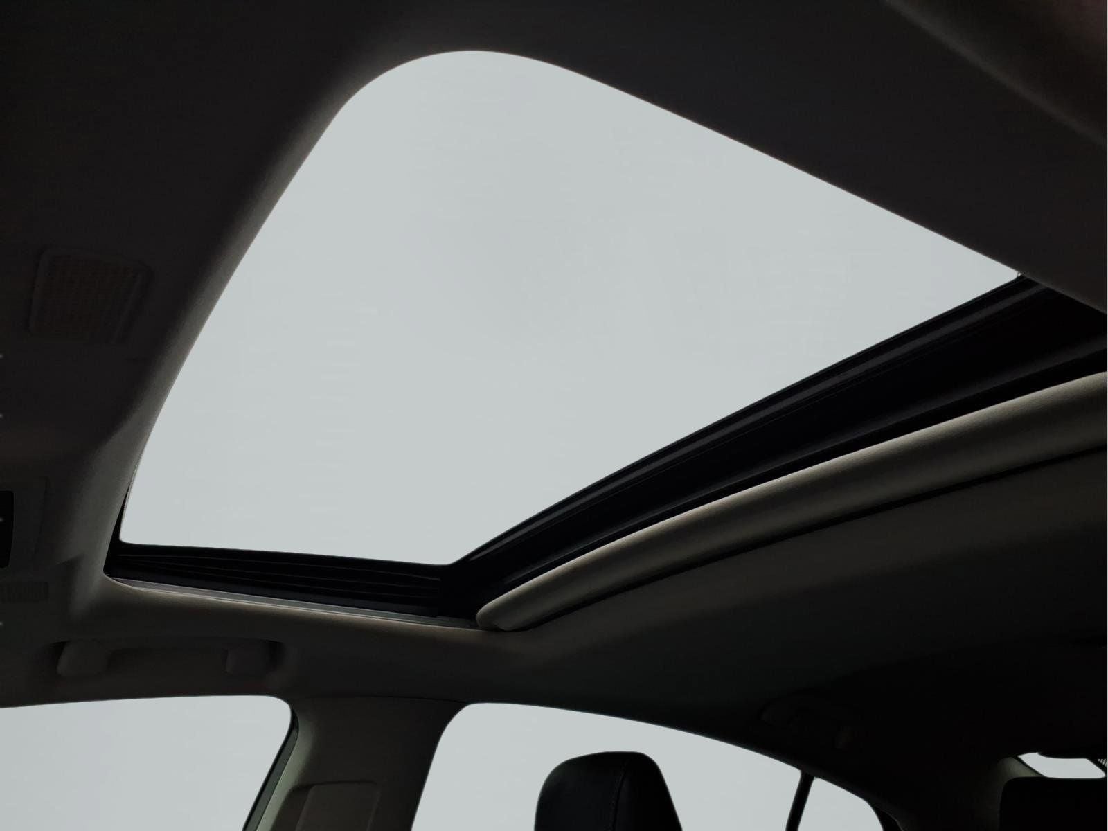 2022 Lexus ES 300h Luxury