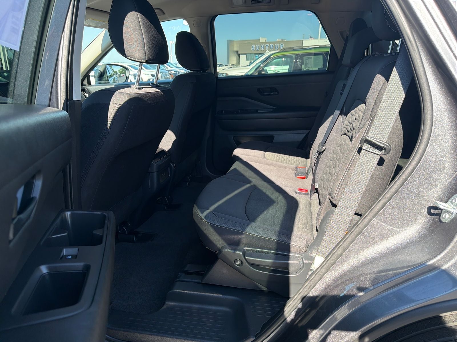 2025 Nissan Pathfinder S