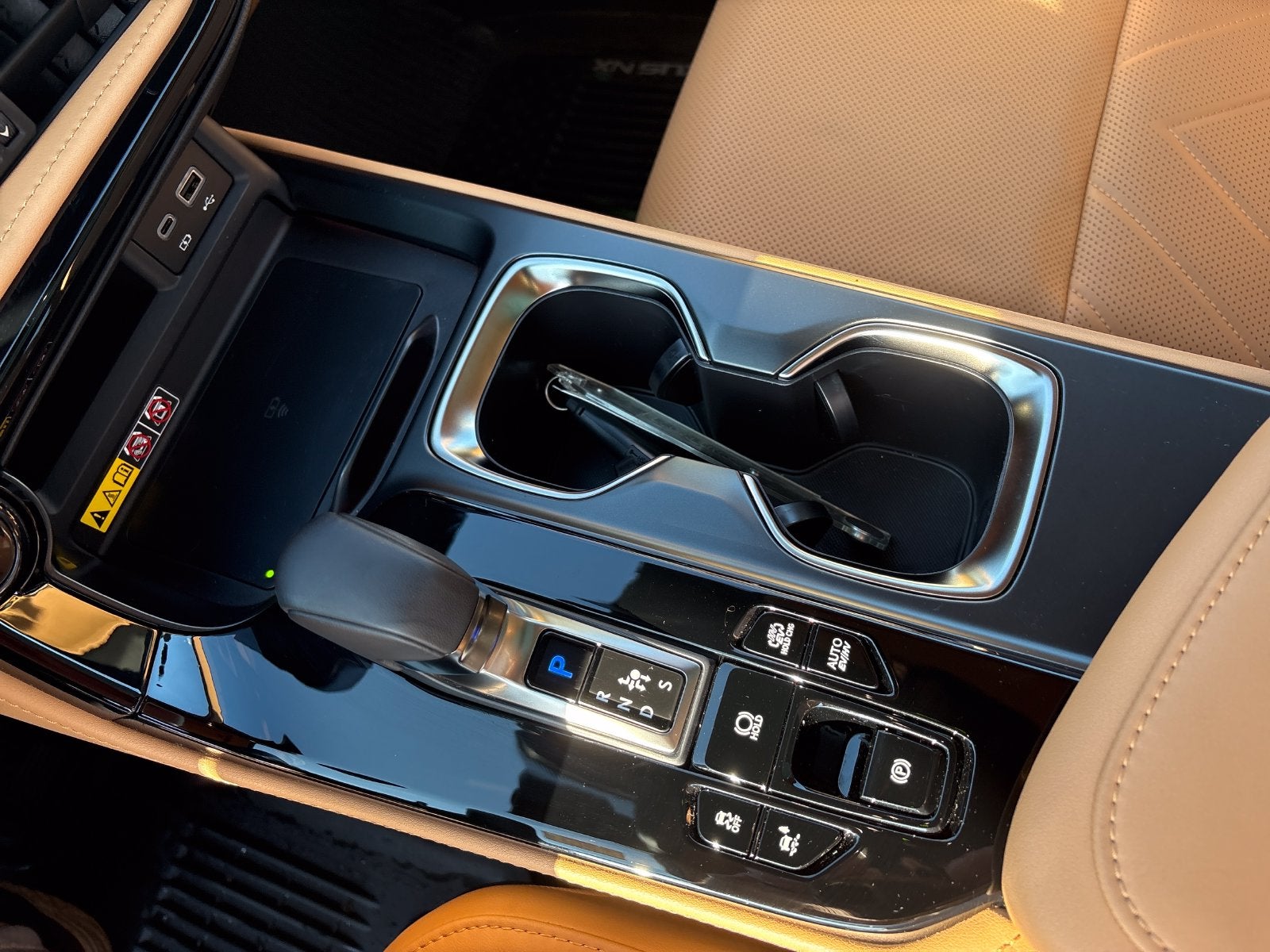 2025 Lexus NX 450h+ Luxury AWD