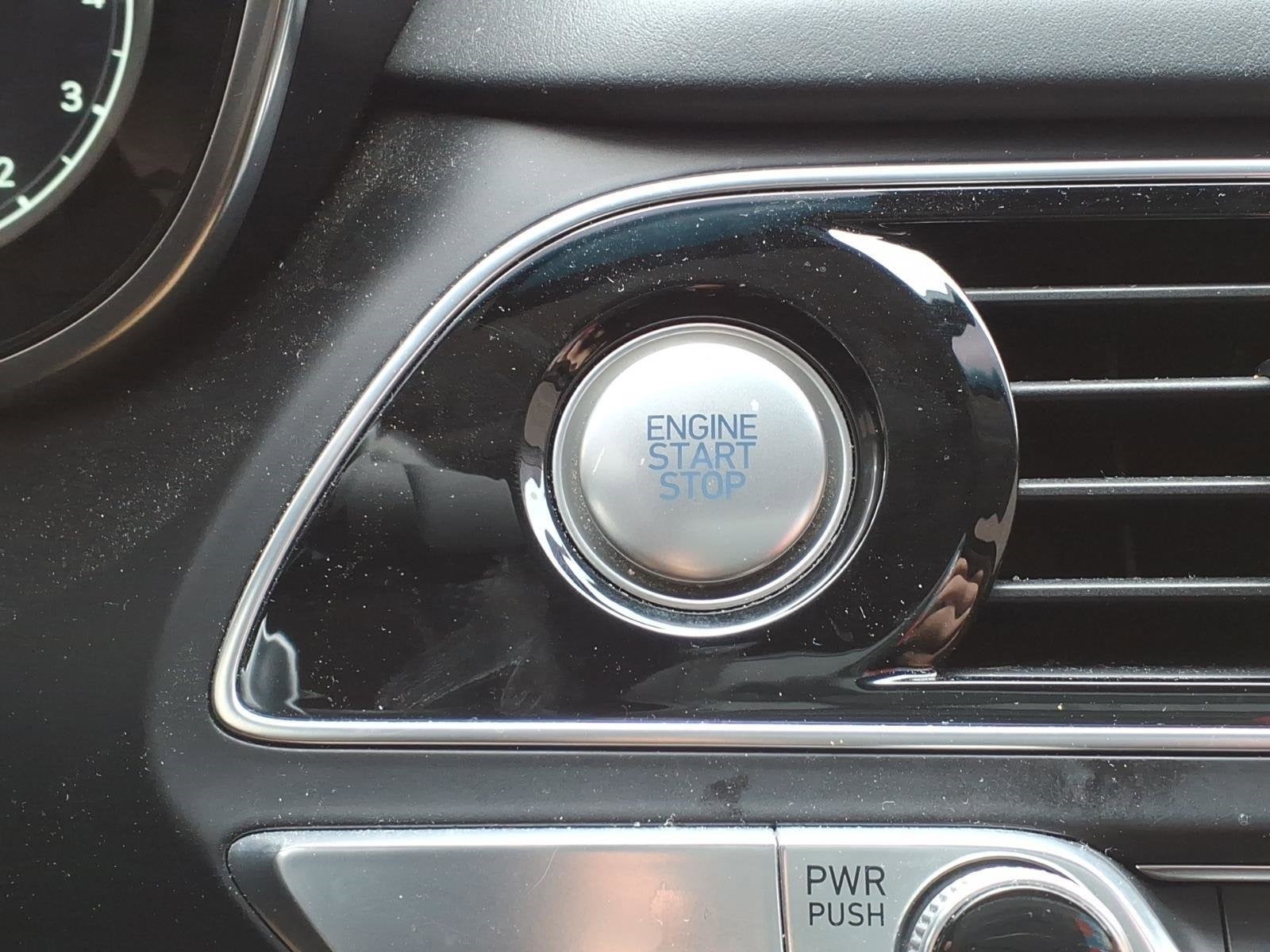 2022 Genesis G70 2.0T