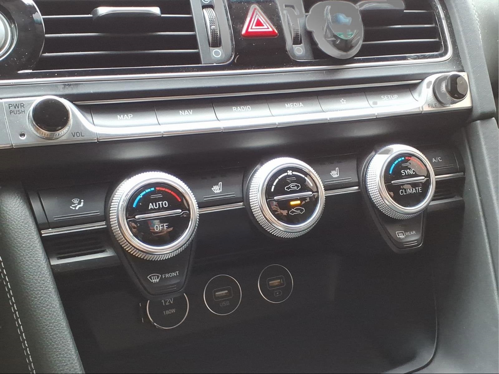 2022 Genesis G70 2.0T