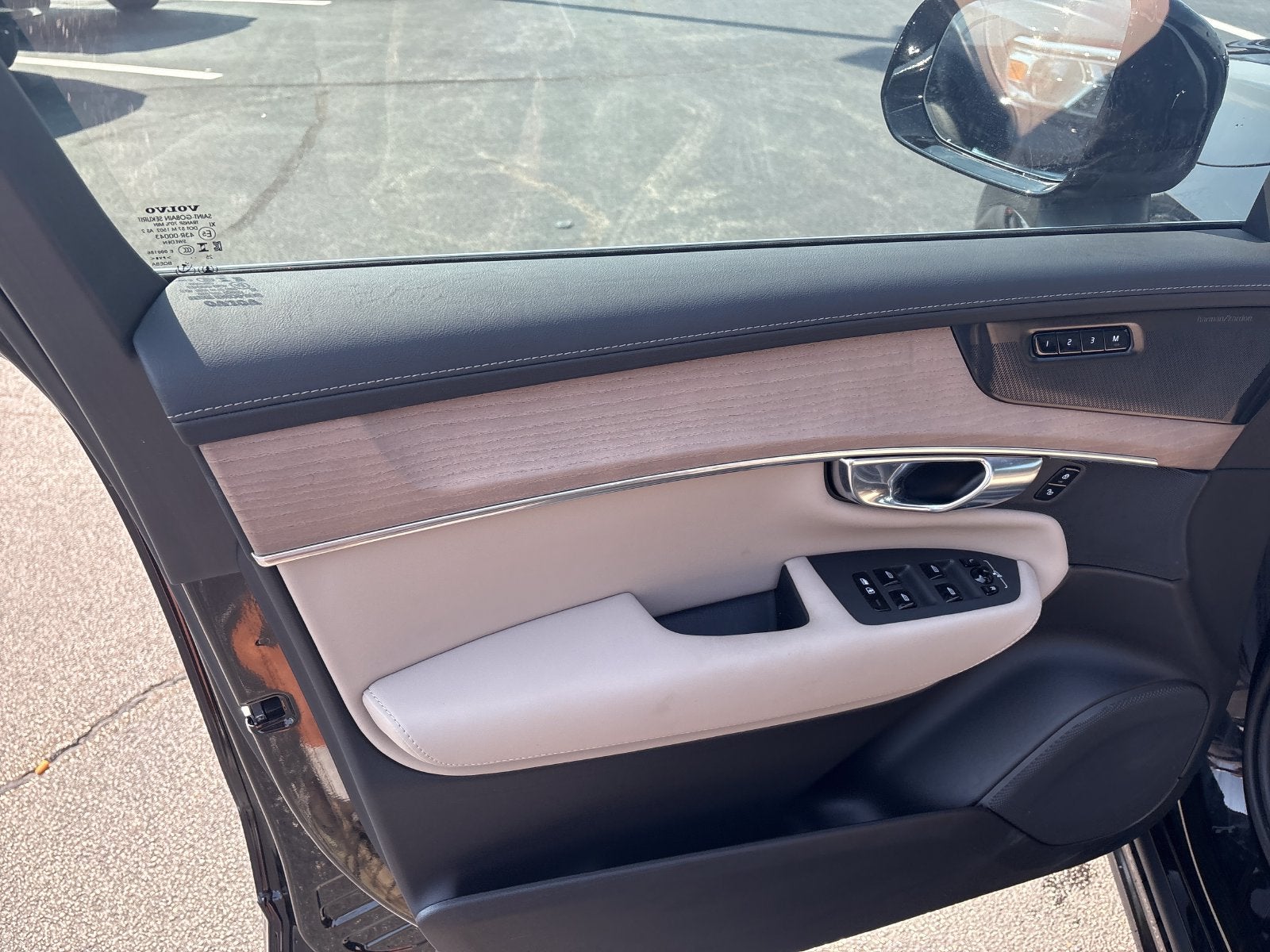 2026 Volvo XC90 B5 Plus