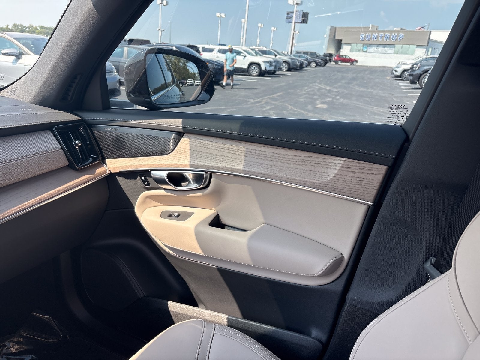 2026 Volvo XC90 B5 Plus