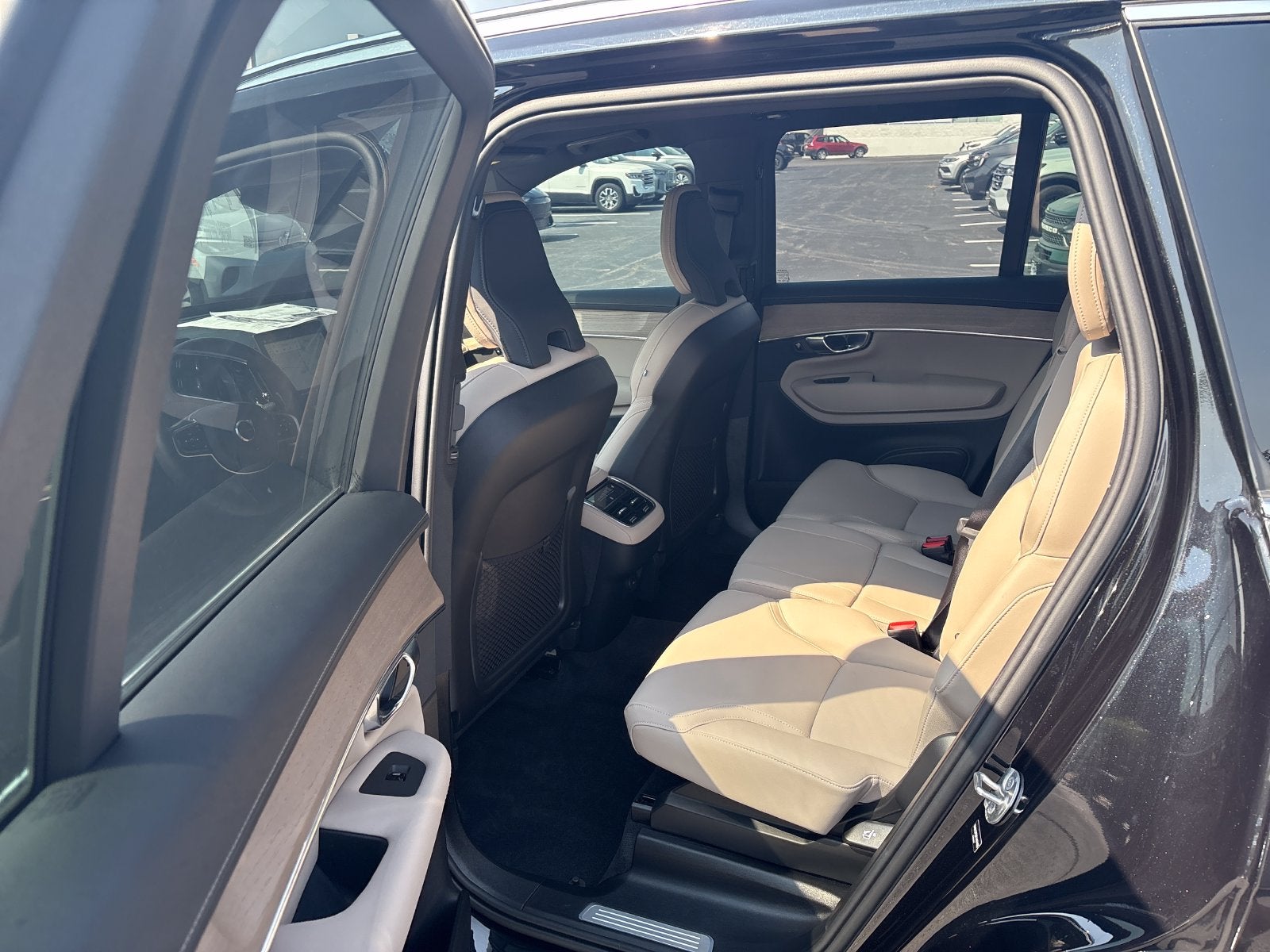 2026 Volvo XC90 B5 Plus